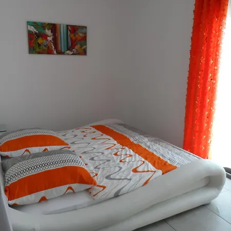 Chiara Apartman *