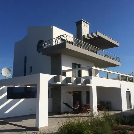 Chiara Apartman Limenária